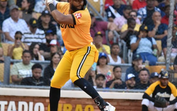 Águilas Cibaeñas superan de nuevo a Tigres del Licey con pizarra de 3-1 en Santiago