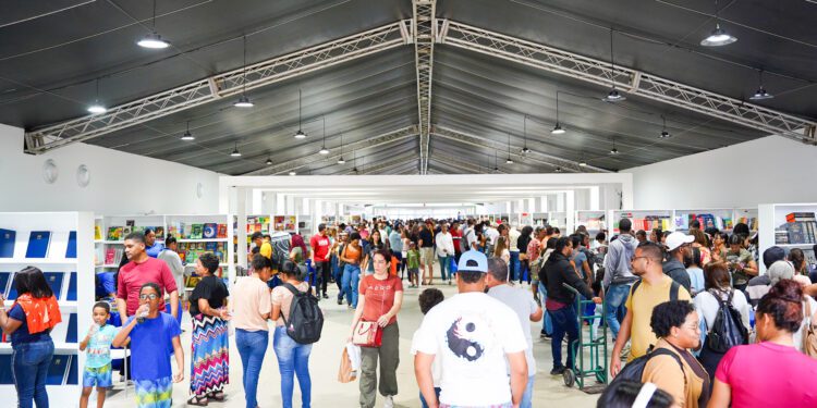 Feria del Libro 2024 concluye este domingo con literatura, arte y ciencia