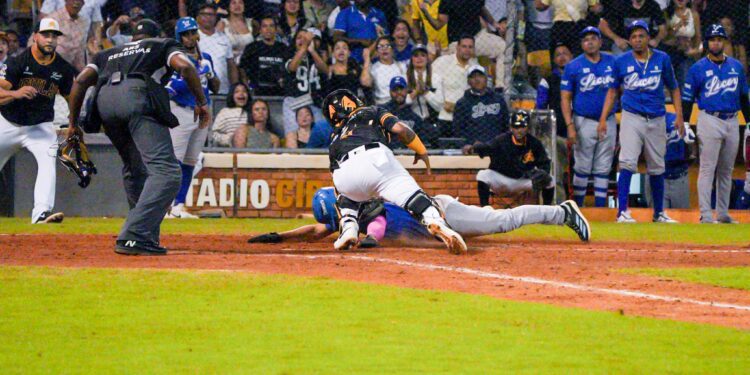 Leonard, el héroe aguilucho en duelo épico ante Licey