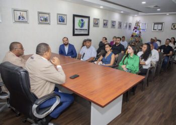 Pro Consumidor fija plazo para proteger botellones al sol