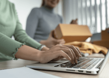 Asociación de Bancos advierte sobre estafas digitales en compras navideñas