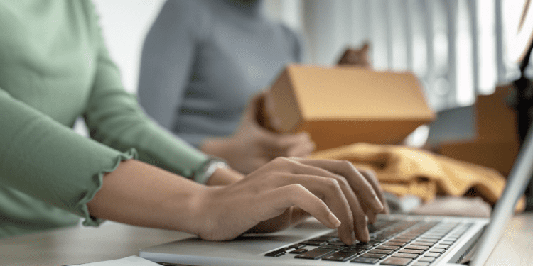 Asociación de Bancos advierte sobre estafas digitales en compras navideñas