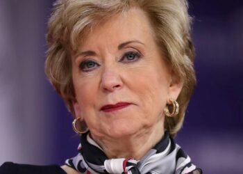 Trump designa a Linda Mcmahon como secretaria de Educación