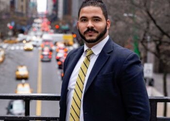 Designan "Orgullo Dominicano" a profesional logra insertar miles inmigrantes sector laboral EEUU