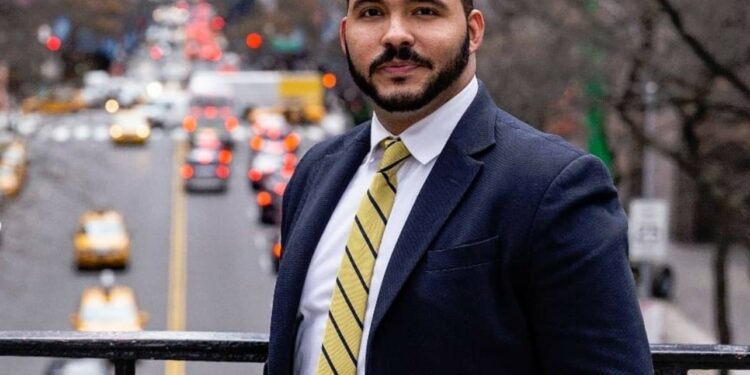 Designan "Orgullo Dominicano" a profesional logra insertar miles inmigrantes sector laboral EEUU