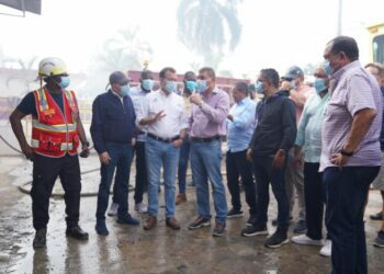 Ministro Bisono comprometido con empresas tras incendio en zona franca
