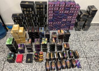 Incautan más de 4,000 cigarrillos electrónicos y barras de chocolate con drogas 