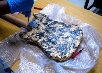 Narcotráfico Ingenioso: Incautan guitarra rellena de cocaína 