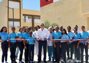 Abinader anuncia ambicioso plan de 4,000 nuevas aulas para 2025