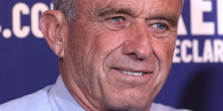 Industria farmacéutica se desploma tras nominación de Kennedy Jr. en EE.UU