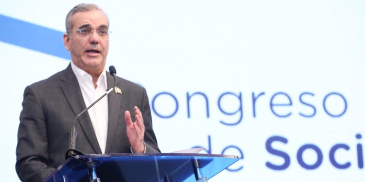 Abinader: El cargo público más relevante es el de ciudadano