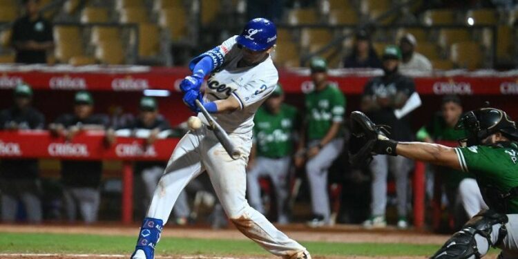 Tigres ganan a Estrellas en extra innings