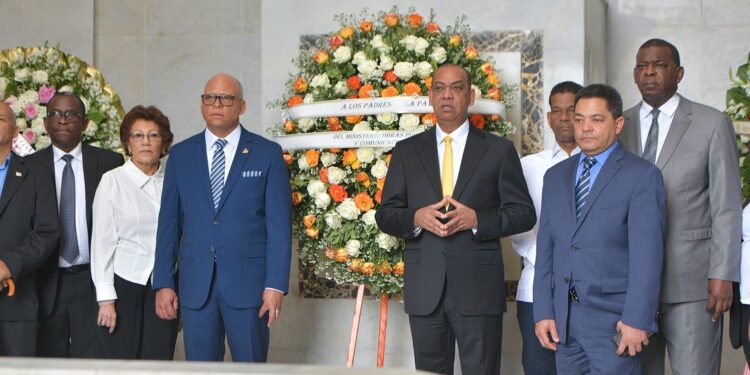 MOPC celebra 90 años con 25 obras listas para entrega