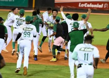 Estrellas vencen Leones en extra inning; Gigantes ganan con rally a Toros 