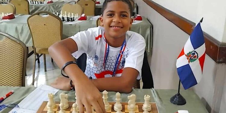 Escolar dominicano se convierte en el rey del ajedrez centroamericano