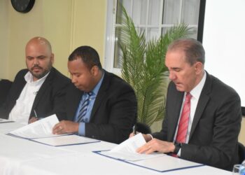 MESCyT y Compassion International habilitarán centros para inglés de inmersión