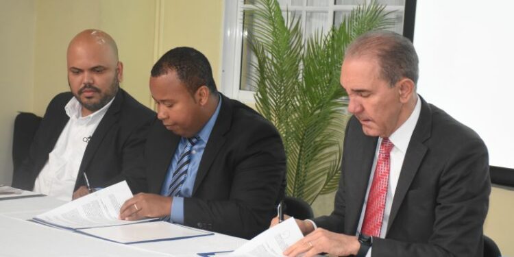 MESCyT y Compassion International habilitarán centros para inglés de inmersión