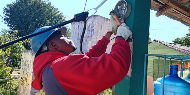 Conexiones ilegales: Edesur toma medidas drásticas en cinco provincias