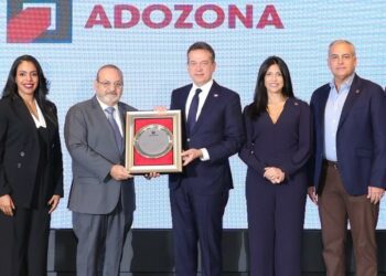 ADOZONA reconoce a Víctor Bisonó por su apoyo a las zonas francas