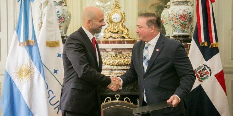 Dominicana y Argentina abren los cielos a los vuelos sin límites