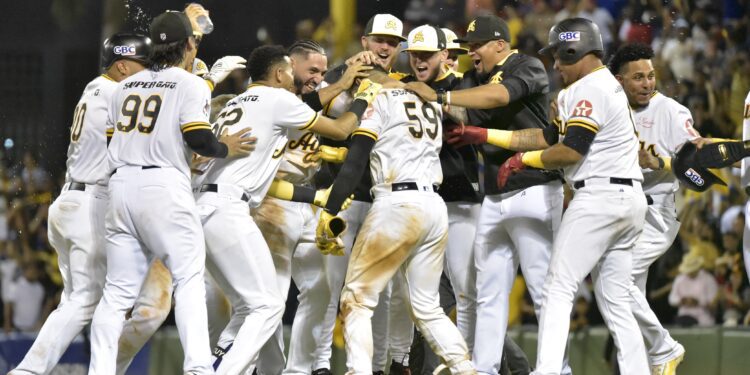 Águilas Cibaeñas vencen al Licey con hit decisivo en extra innings