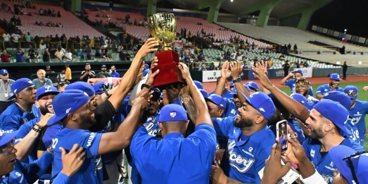 Tigres del Licey se coronan campeones en Serie Titanes del Caribe