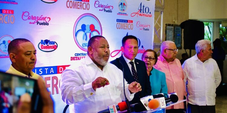 Comerciantes piden apoyo al Gobierno ante alzas y restricciones