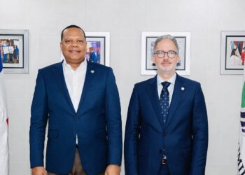 Pro Consumidor y AIRD implementan plan conjunto sobre botellones de agua