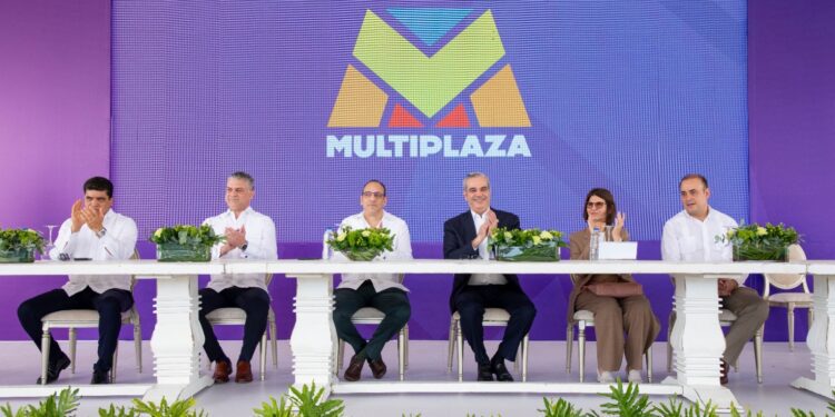 Grupo Ramos inaugura multiplaza Charles de Gaulle en Santo Domingo Este
