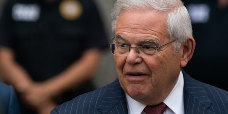 Juez federal de Nueva York rechaza solicitud de Menéndez de nuevo juicio