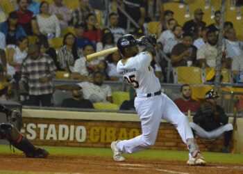 Águilas Cibaeñas dominan a Toros 12-3 con gran ofensiva