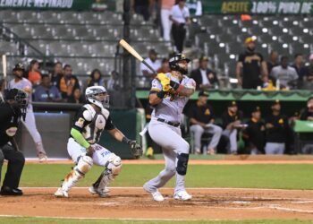 Águilas Cibaeñas dominan a Estrellas Orientales 8-2