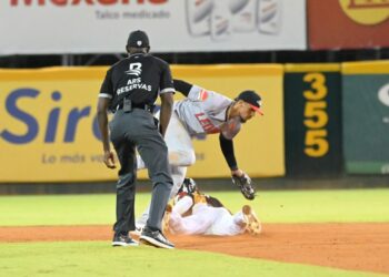 Gigantes del Cibao aplastan a los Leones 13-1 en casa