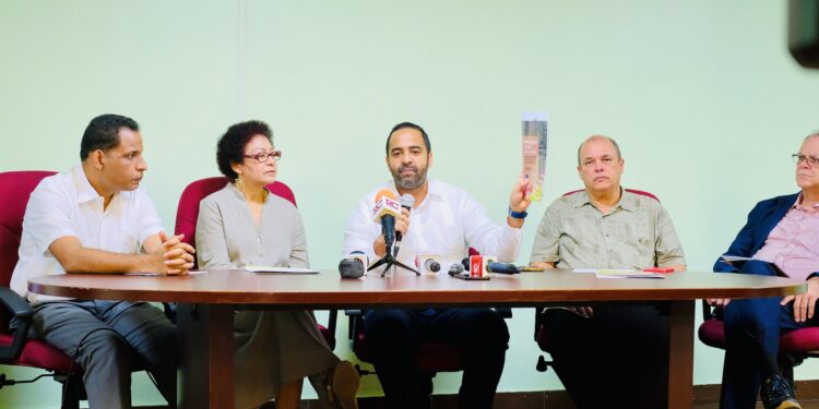 Estudio revela negocio millonario de AFP y ARS en el país