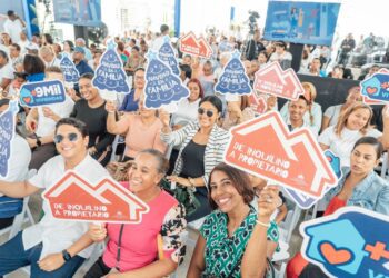 Gobierno entrega más de 9,000 viviendas en hito histórico