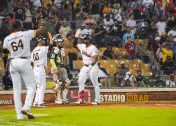 Las Águilas Cibaeñas remontan y lideran LIDOM tras vencer a las Estrellas