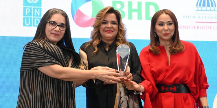 BHD mantiene Sello Platino Igualando RD por cuarto año