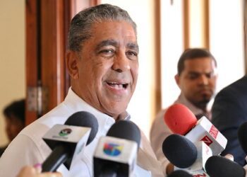 Adriano Espaillat preside Caucus Hispano del Congreso de EEUU