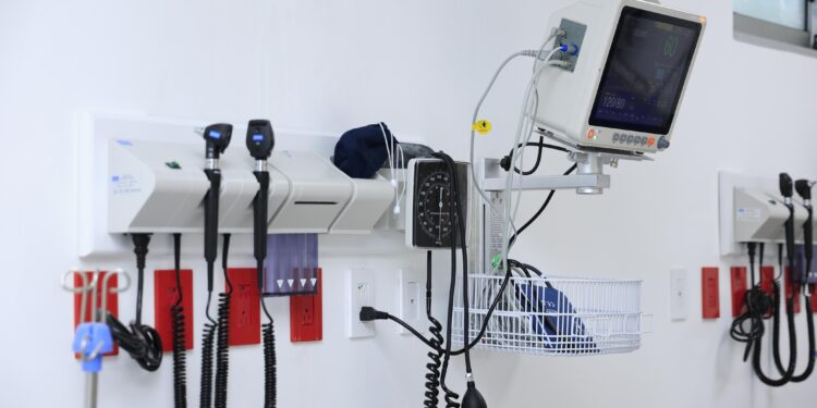 SNS refuerza capacidad de respuesta para Año Nuevo y Reyes