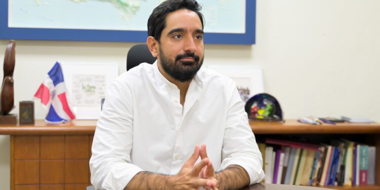 José Horacio insta a modificar presupuesto para ajuste salarial