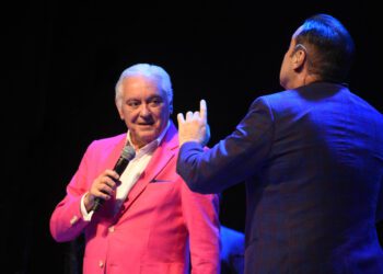 “Navidad entre Amigos 2024” brilla con un espectacular elenco en Escenario 360