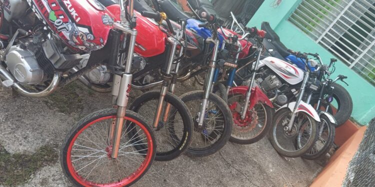 DIGESETT detiene carreras clandestinas y retiene 13 motocicletas