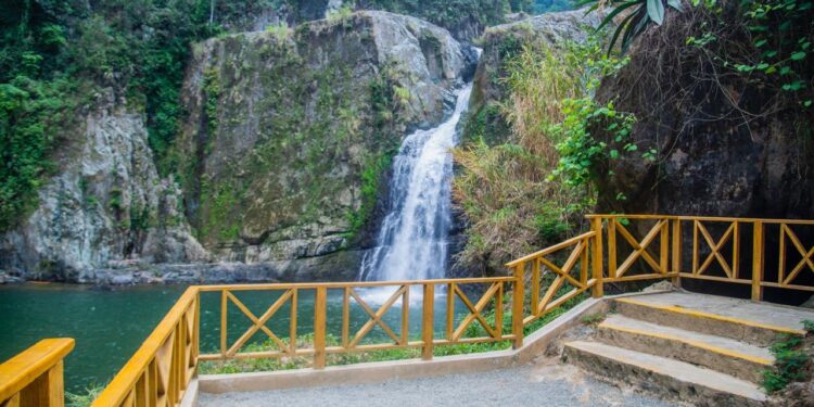 Sectores de Jarabacoa respaldan construcción de acueducto y otras obras