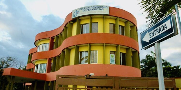 UASD Barahona lanza diplomado en Periodismo de Investigación