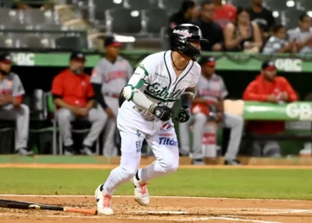 Las Estrellas se acercan a la clasificación; los Gigantes resurgen