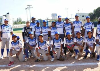 Torneo nacional de béisbol escolar reúne a jóvenes promesas
