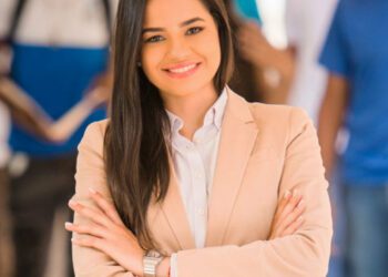 La academia de ciencias ingresa a una educadora disruptiva