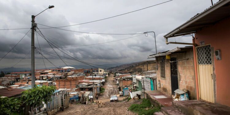 La pobreza se urbaniza y revela nuevas vulnerabilidades en Latam y el Caribe