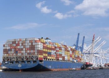 Déficit comercial de EE. UU. disminuye en octubre un 11,9%