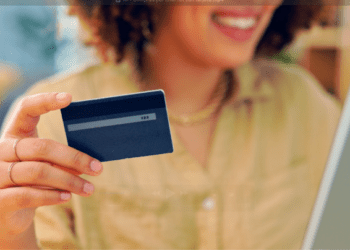 Usuarios prefieren débito local y crédito internacional en compras online